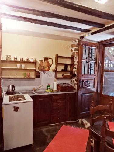Hostal Traditional Guesthouse Erato