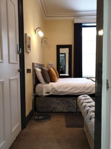 Hostal Lower Gilmore Place Edinburgh