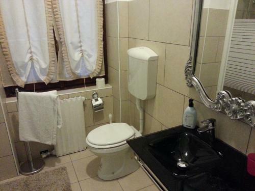 Hostal Megaride Guest House