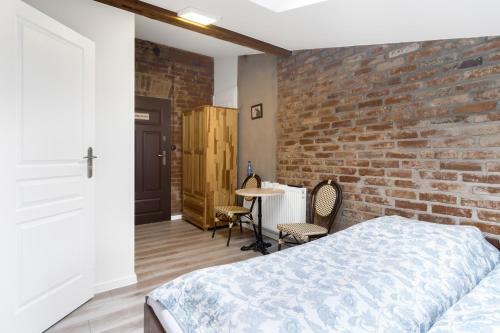 Bed & Breakfast Kawerna Obornicka Pod Or?em Noclegi