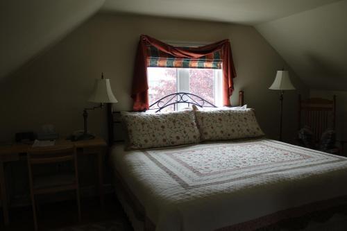 Mackenzie House Tourist Home B&B