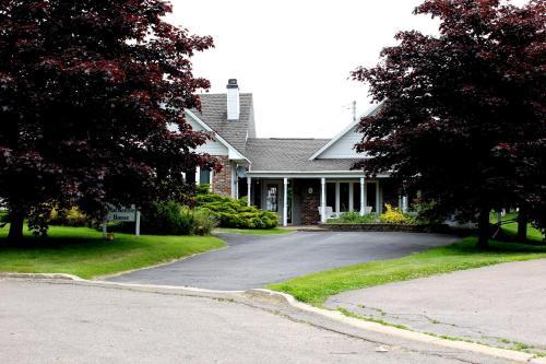 Mackenzie House Tourist Home B&B