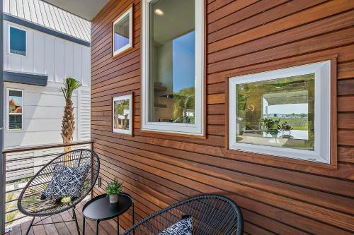 200 Riberia - Downtown Waterfront Luxury Home