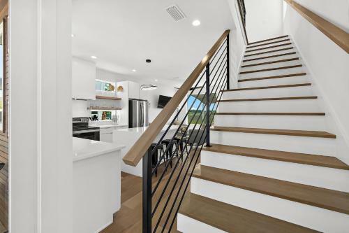 200 Riberia - Downtown Waterfront Luxury Home