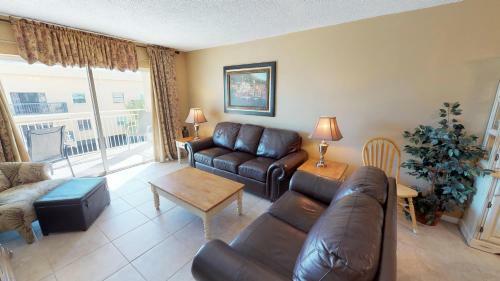 208 Madeira Norte Condo