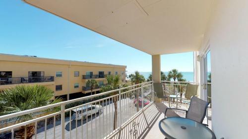 208 Madeira Norte Condo