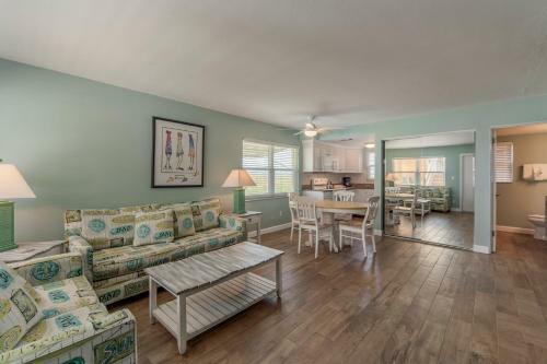 121 Surf Song Resort