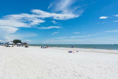 107 Beach Place Condos