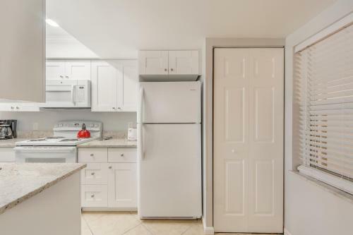 503 Madeira Norte Condo