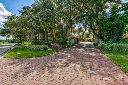 Land's End 301 Building 8 Beachfront End Condo, Gorgeous Updates