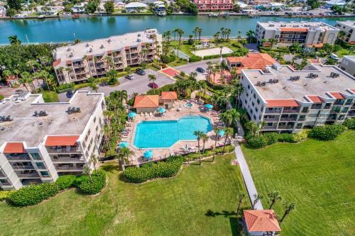 Land's End 406 Building 7 Beachfront With Private Balcony!