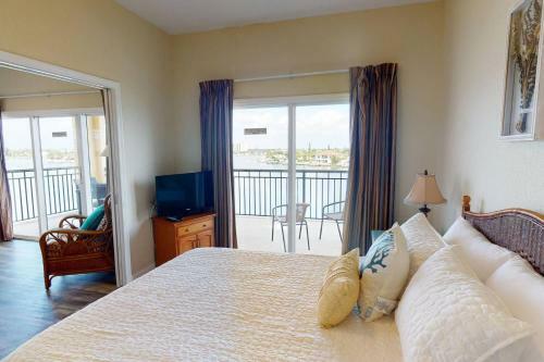 310 - Palms Of Treasure Island