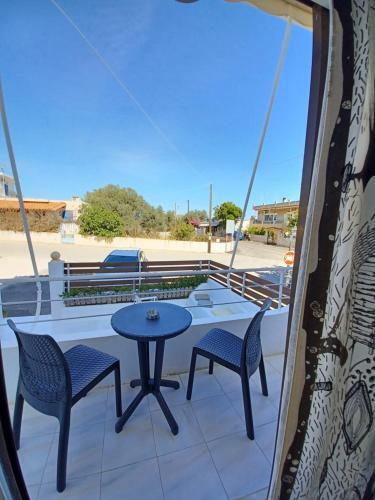 Hostal Koukounari 2 Rooms