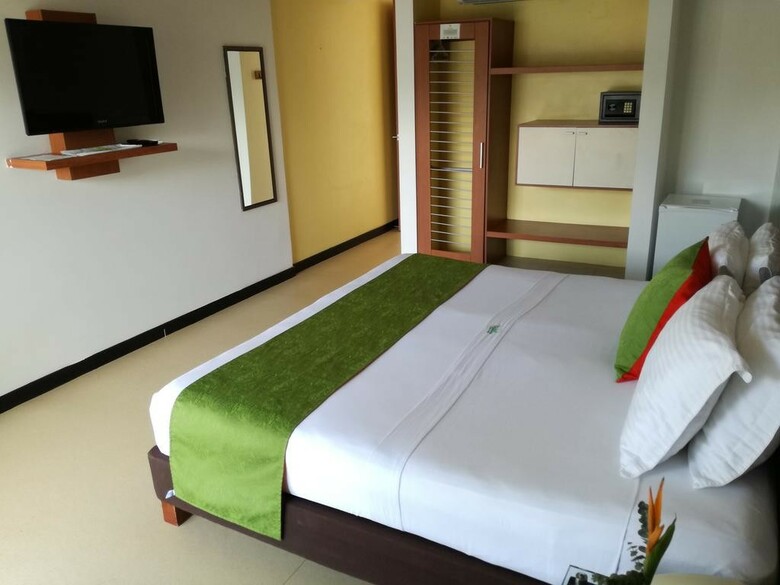 Hotel Waira Suites