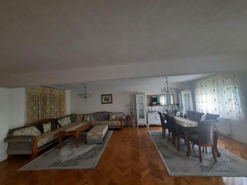 Villa Ku?a Za Odmor Sara