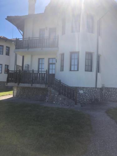 Pinerose Resort House 6