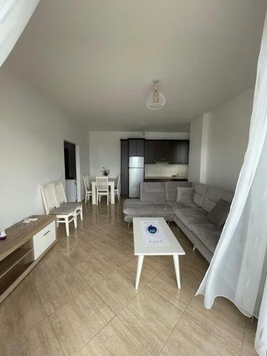 Apartamento Saranda Sea And City View
