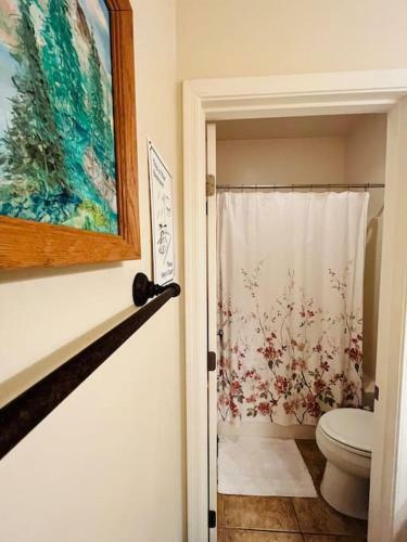 Cozy And Relax Rooms In Elegant House