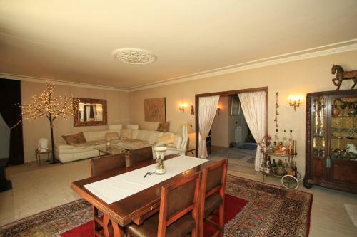 Gro�z�giges Landhaus Hunsr�ck