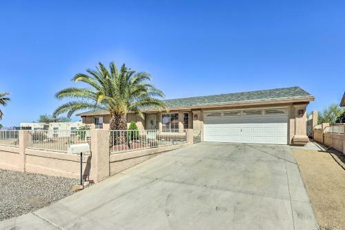 Retreat With Pool And Views 2 Mi To Lake Havasu!