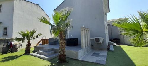Villa Avec Piscine Proche Des Plages