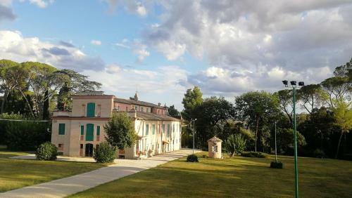 Hostal Camere In Villa D'epoca