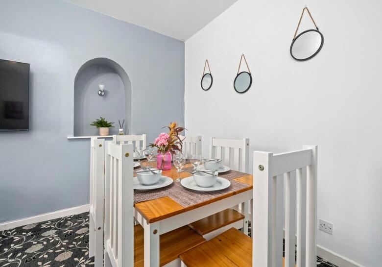 Lady Wilson Apartment