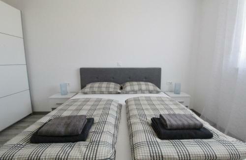 Hostal Apartments La Mar Zambratija