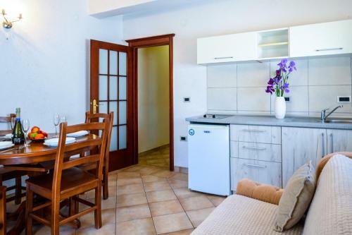 Villa Troya Apartments & Studios