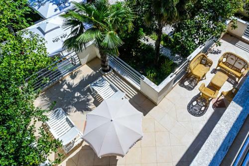 Villa Troya Apartments & Studios