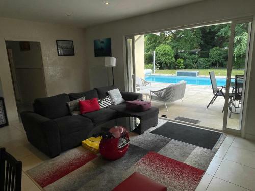 Villa Avec Piscine Dans Les Dombes