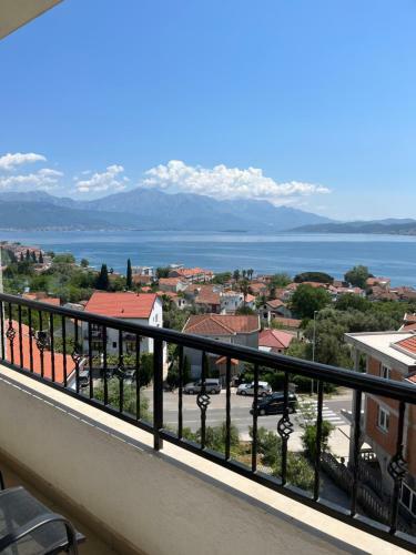 Sea View And Lovely Apartment