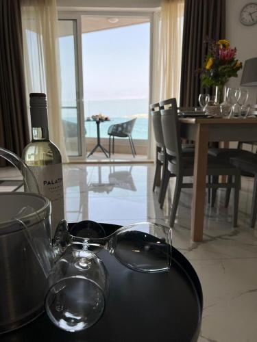 Apartamento Lovely 2 Bedrooms Seafront - Fl 1