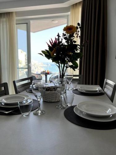 Apartamento Lovely 2 Bedrooms Seafront - Fl 1