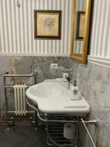 Hostal Regal House Anzio 3