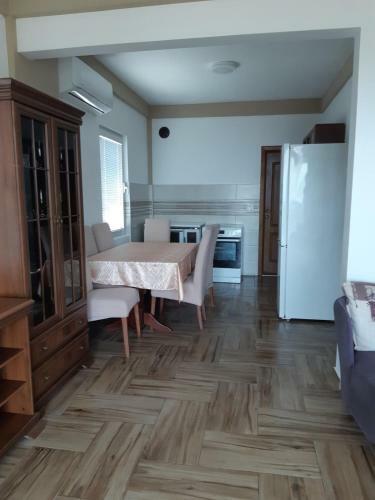 Apartamento Guest House Lekovi?