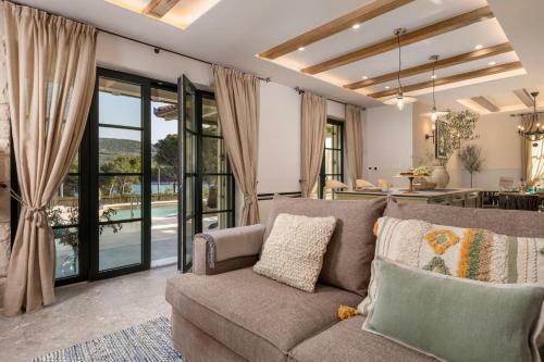 Villa Leucolea With Pool