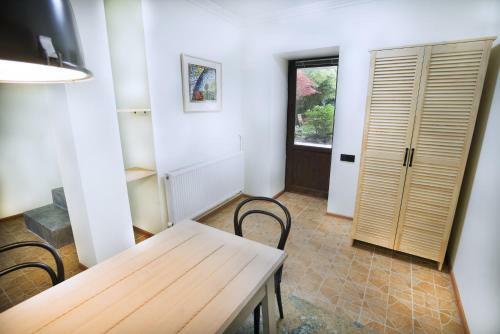 Hostal The Zodiac Garden Hotel