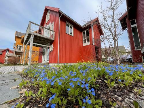 Ballstad Delicate Ocean Front House - Rorbu Style