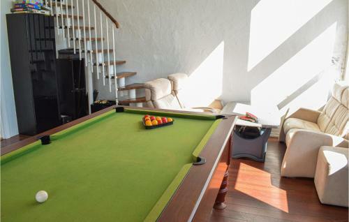 Awesome Apartment In Bekkjarvik W/ Wifi And 2 Bedrooms