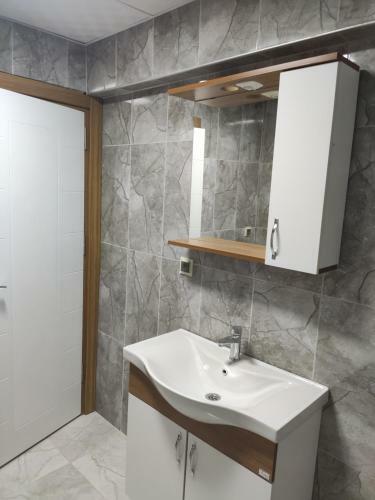 Hadrian Apart Hotel And Hostel
