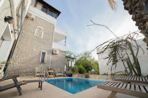 Dolphin Villa