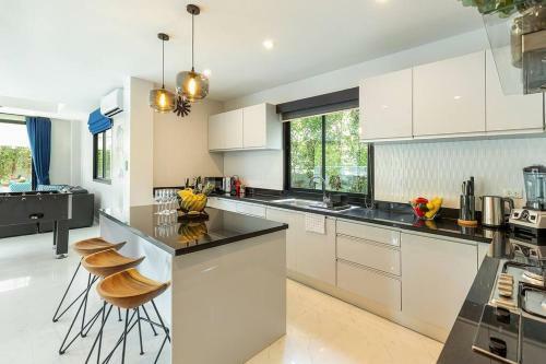 Kata Azure Villa @kata Beverly Hill