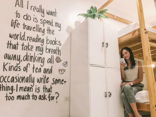 Murals Hostel And Cafe