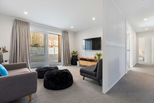Oceanview Magic - Mount Maunganui Holiday Home