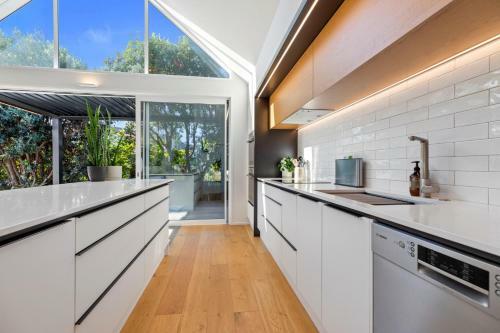 Oceanview Magic - Mount Maunganui Holiday Home
