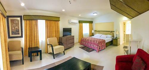 Cumbres Hotel & Caba�as