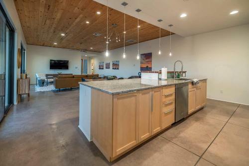 Enjoy Modern Living In Old World Tucson