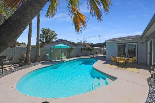 King Sized Bed Firepit Heated Pool Sonos Stereo Why Not Have It All