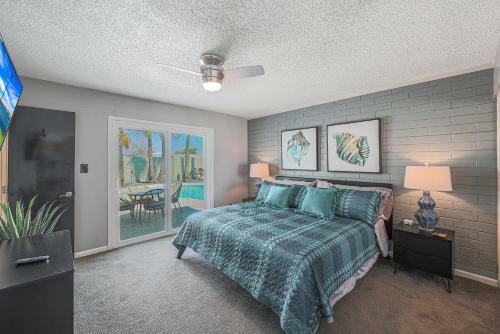 King Sized Bed Firepit Heated Pool Sonos Stereo Why Not Have It All